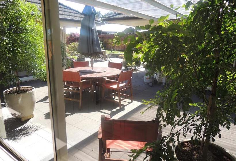 Bed and Breakfast Reads Ritz 11