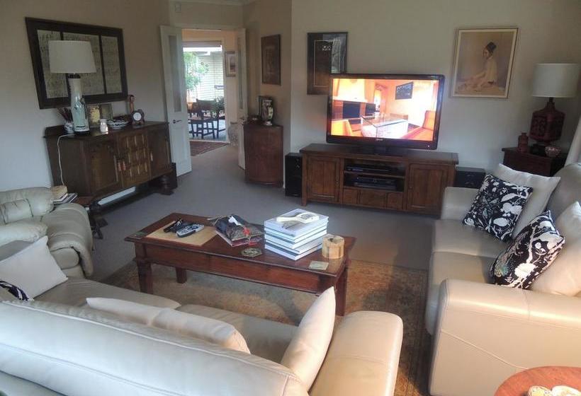 Bed and Breakfast Reads Ritz 14