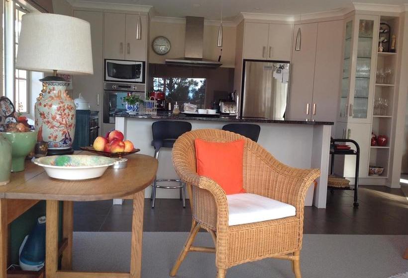 Bed and Breakfast Reads Ritz 6