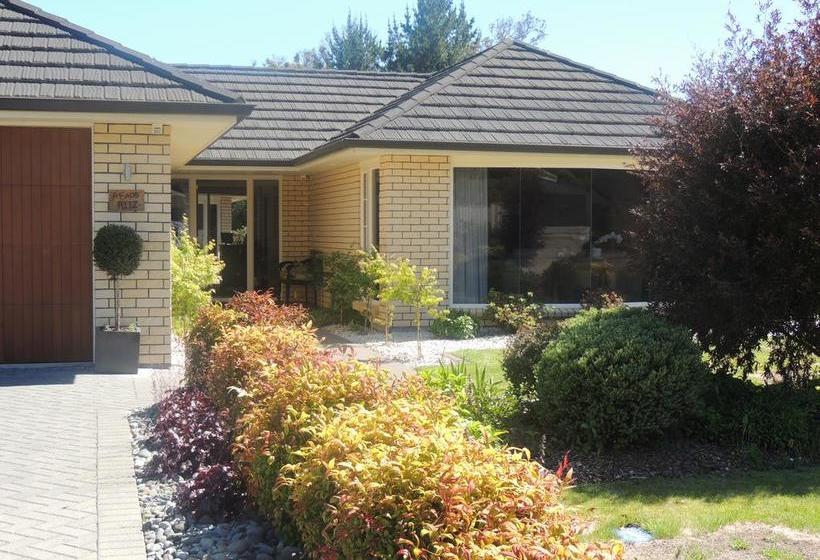 Bed and Breakfast Reads Ritz 9