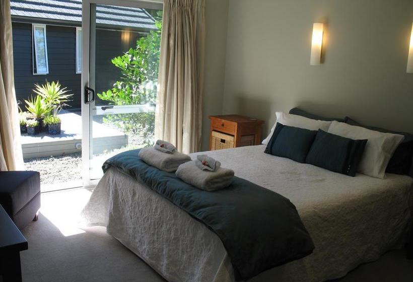 Karapiro Willows Luxury B & B 1