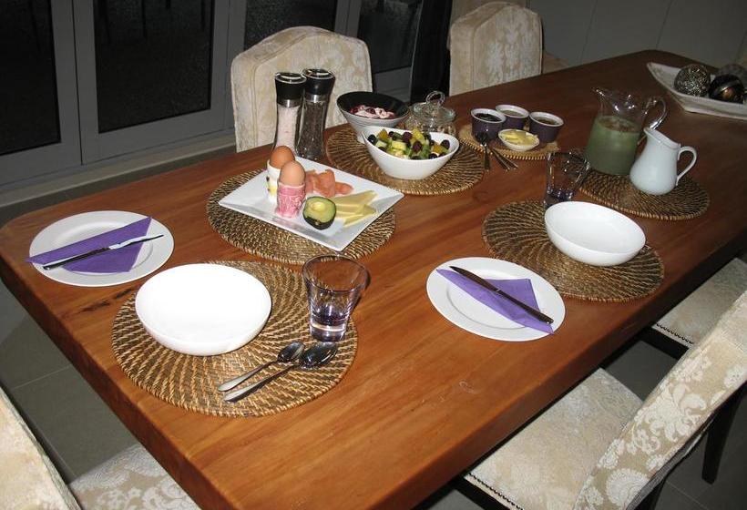 Karapiro Willows Luxury B & B 12