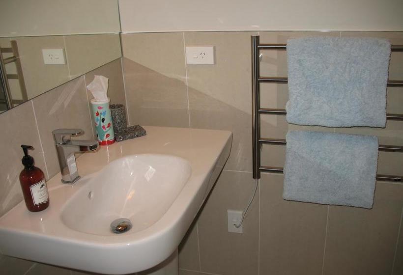 Karapiro Willows Luxury B & B 16