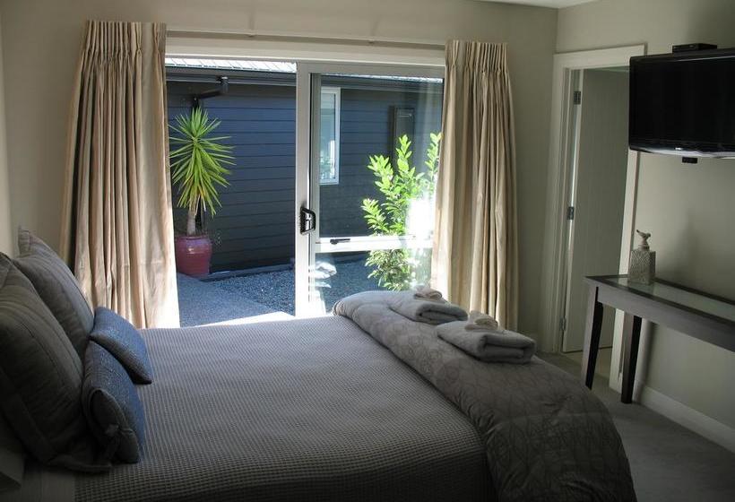 Karapiro Willows Luxury B & B 2