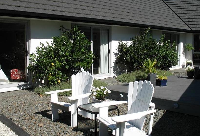 Karapiro Willows Luxury B & B 4