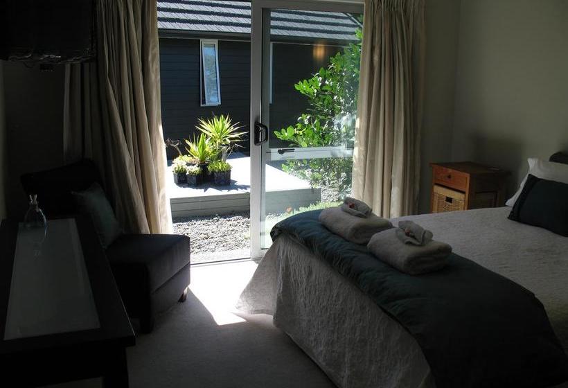 Karapiro Willows Luxury B & B 6