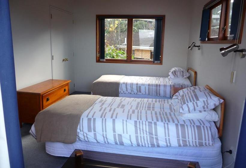 Bed and Breakfast B And B On Puriri 13
