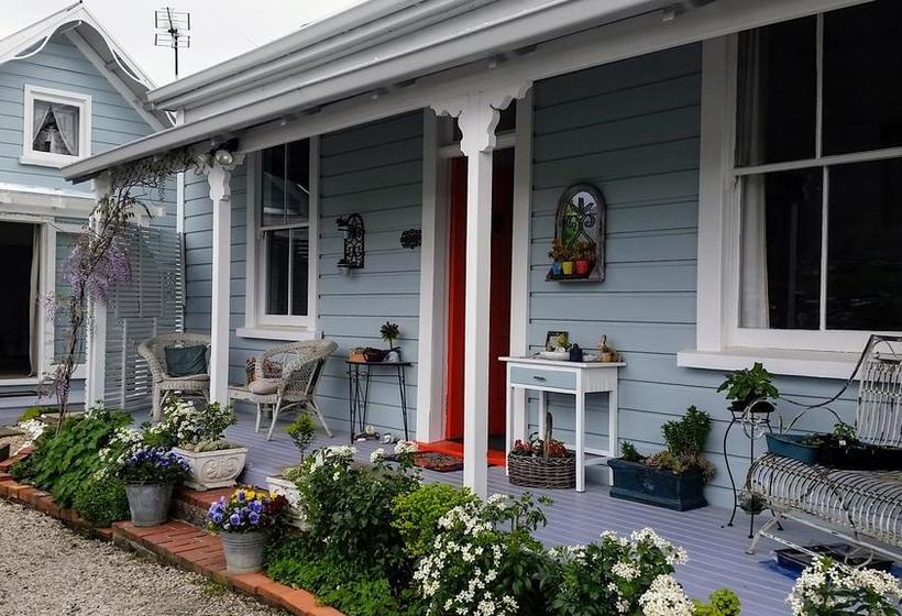 Bed and Breakfast 210 Hillsidecottage