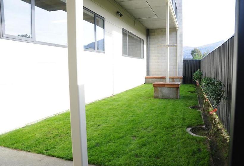 Hostel Falcon S Nest 10