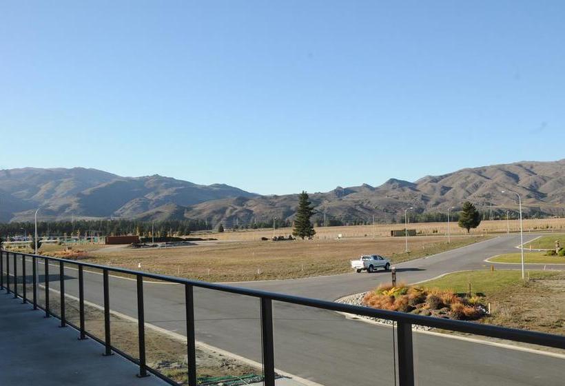 Hostel Falcon S Nest 12