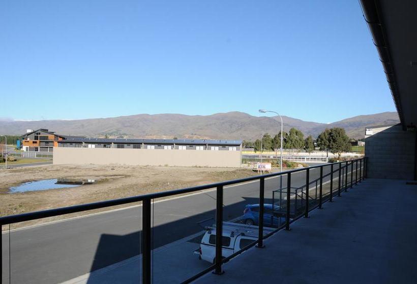 Hostel Falcon S Nest 13