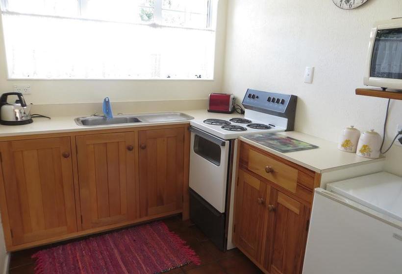 Rose Cottage Motel 3