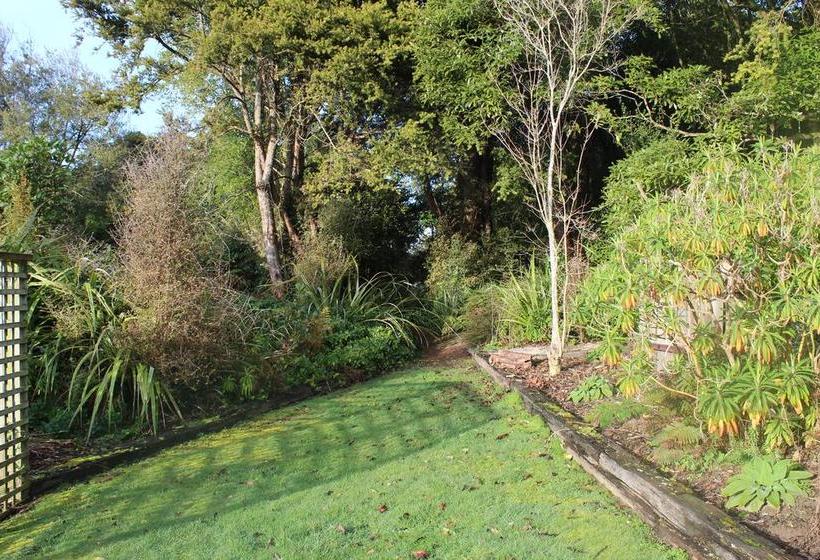 Bed and Breakfast Tui Hideaway 5