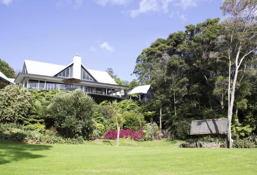 Bed and Breakfast River Retreat 11