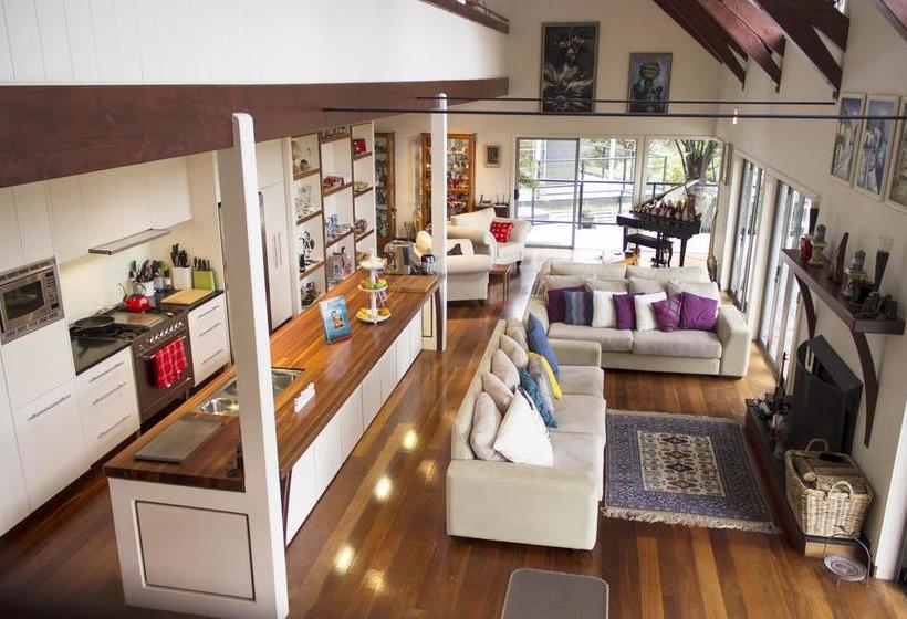 Bed and Breakfast River Retreat 13