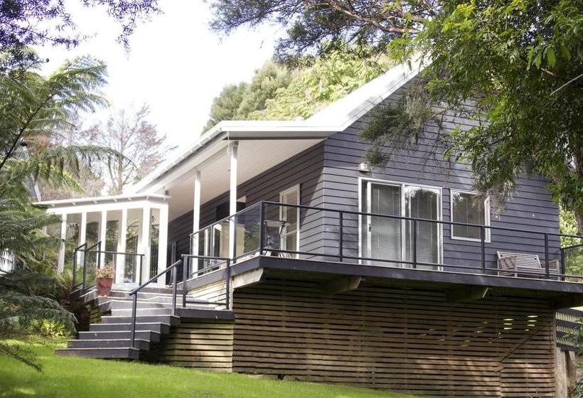 Bed and Breakfast River Retreat 16