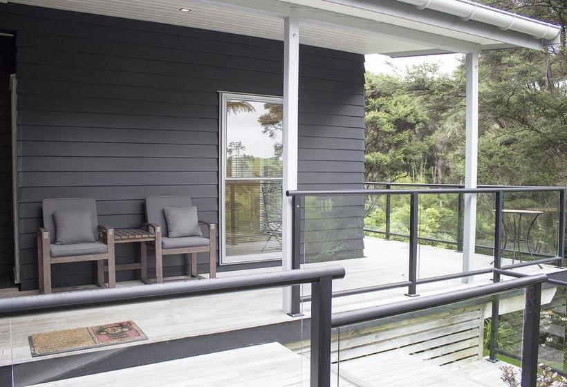 Bed and Breakfast River Retreat 19