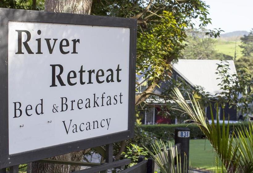 Bed and Breakfast River Retreat 8