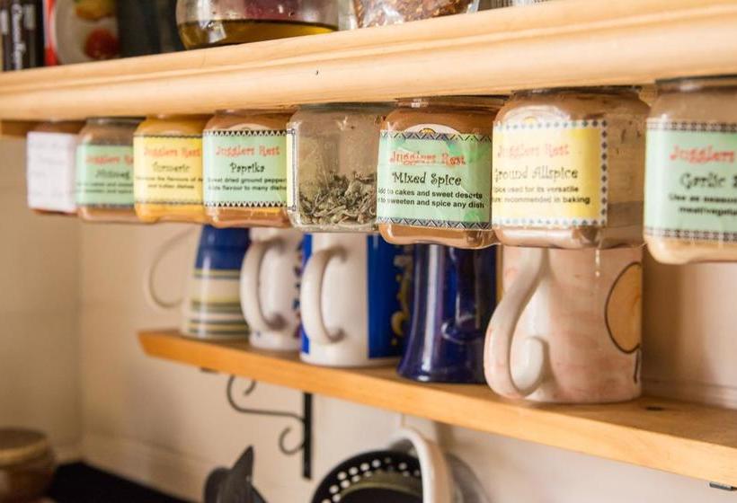 Hostel Jugglers Rest 7