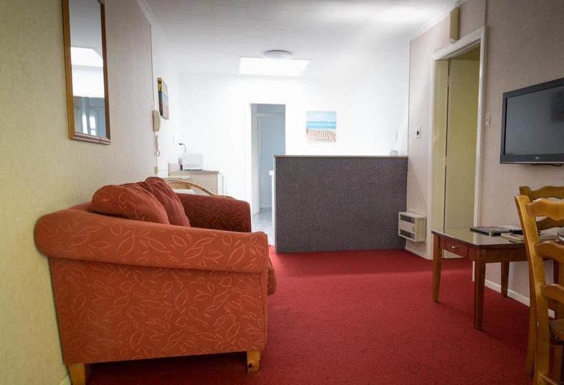 Waimarie On Riverside Motel & Apartments 11