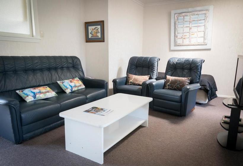 Waimarie On Riverside Motel & Apartments 13