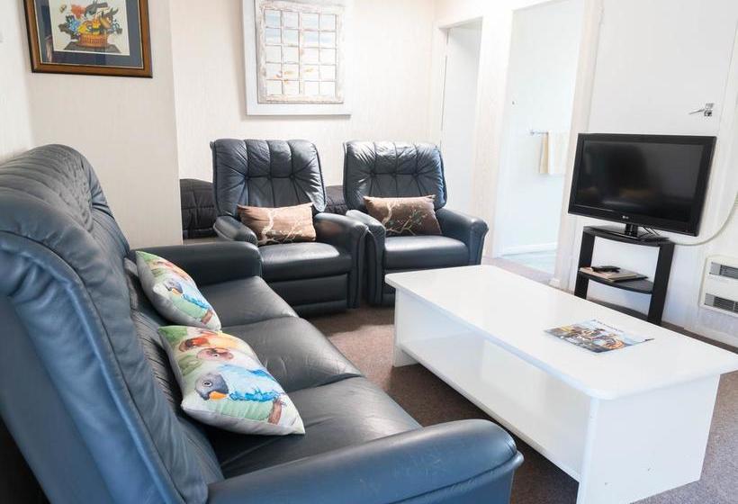 Waimarie On Riverside Motel & Apartments 14