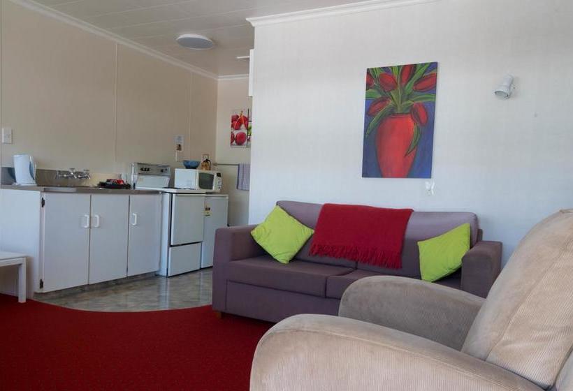 Waimarie On Riverside Motel & Apartments 18