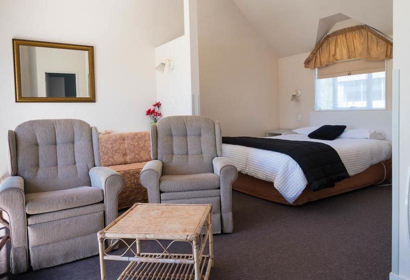 Waimarie On Riverside Motel & Apartments 7