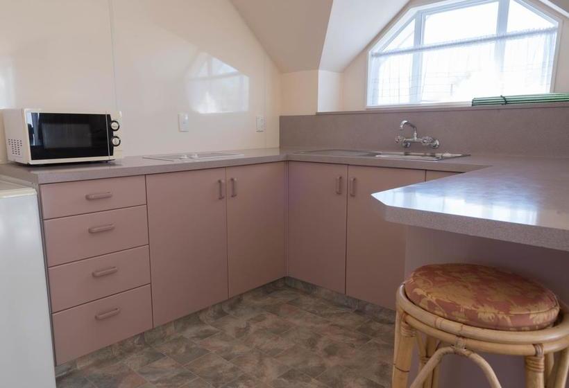 Waimarie On Riverside Motel & Apartments 8