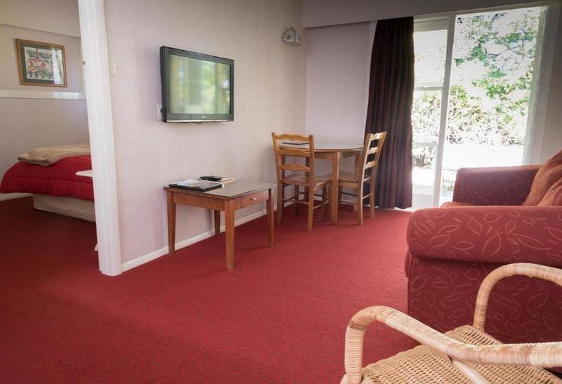 Waimarie On Riverside Motel & Apartments 9