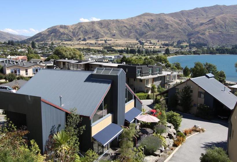 The Moorings Motel And Apartments