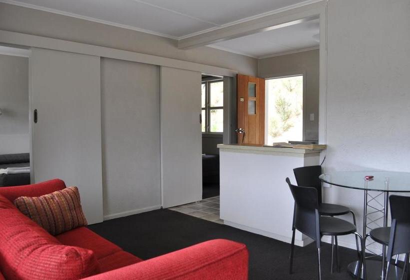 Haruru Falls Resort 2