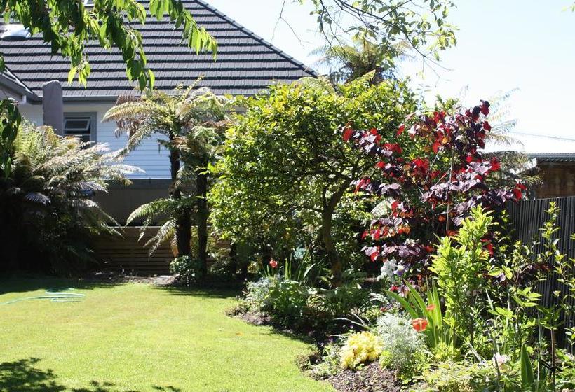 Bed and Breakfast No. 6 Heathcote 12