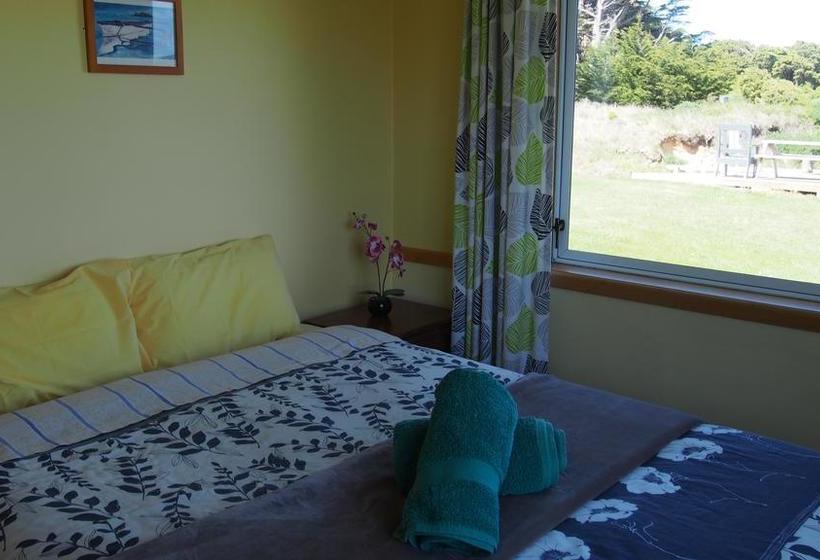 Hostel Surat Bay Lodge 18