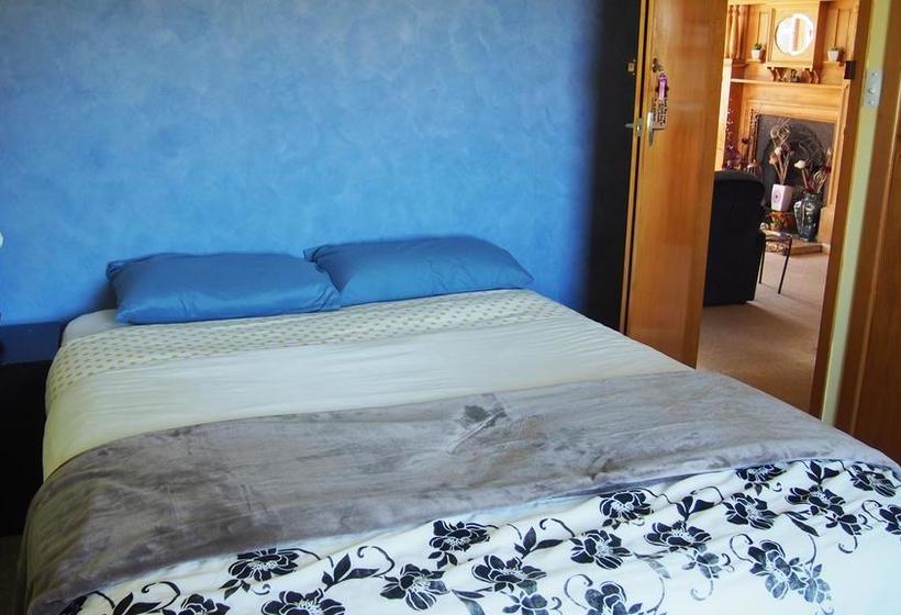 Hostel Surat Bay Lodge 3