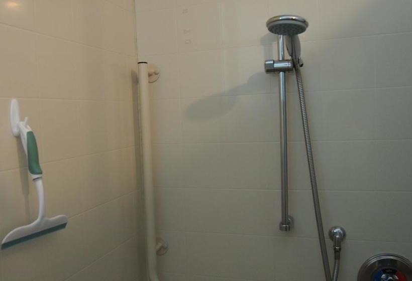 Hostel Surat Bay Lodge 8