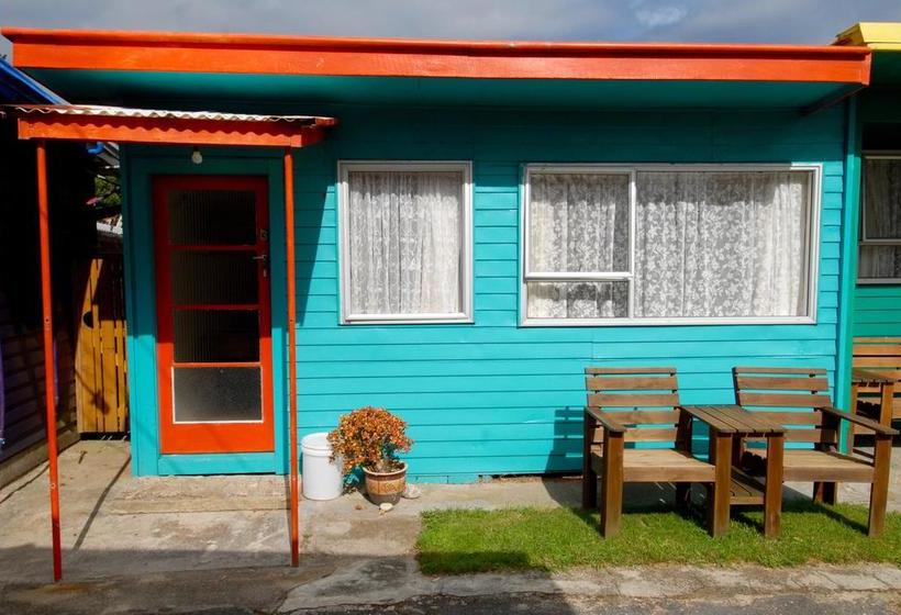 Motel Karamea Farm Baches 1