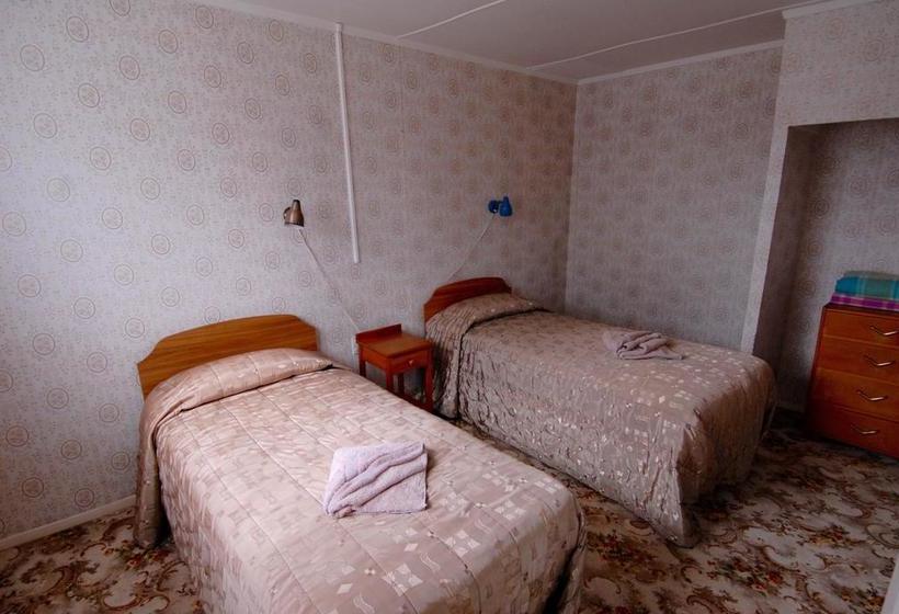 Motel Karamea Farm Baches 13