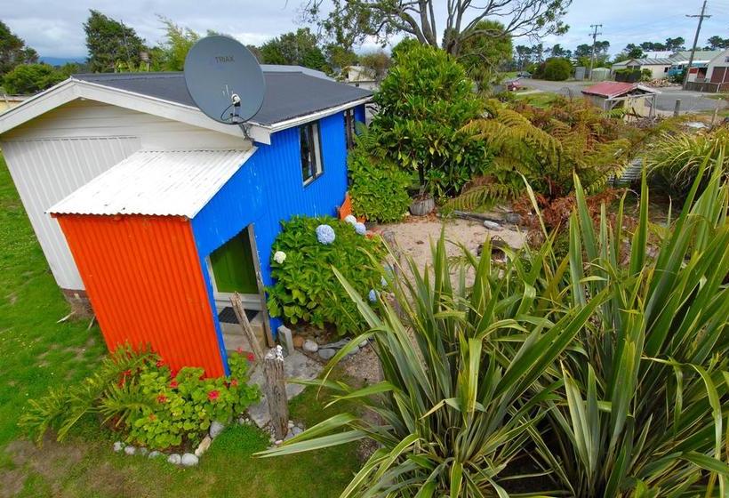 Motel Karamea Farm Baches 16