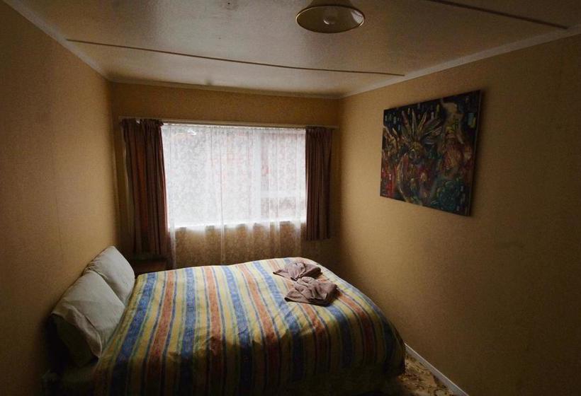 Motel Karamea Farm Baches 18