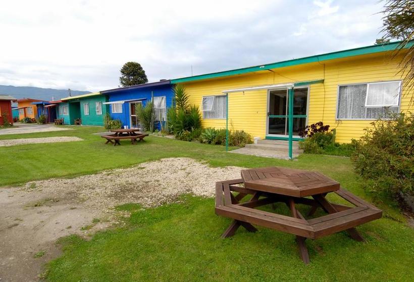 Motel Karamea Farm Baches 4