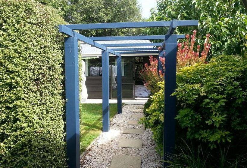 Bed and Breakfast World Of Two Stream Lodge