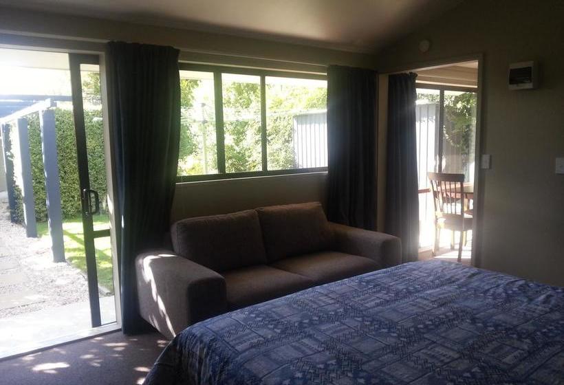 Bed and Breakfast World Of Two Stream Lodge 19