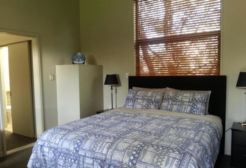 Bed and Breakfast World Of Two Stream Lodge 4