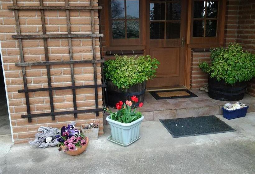 Beaconsfield B & B 3