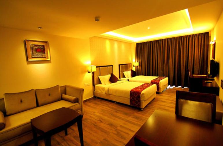 Hotel Paravoor Galaxy 17