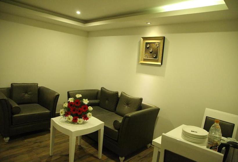 Hotel Paravoor Galaxy 6