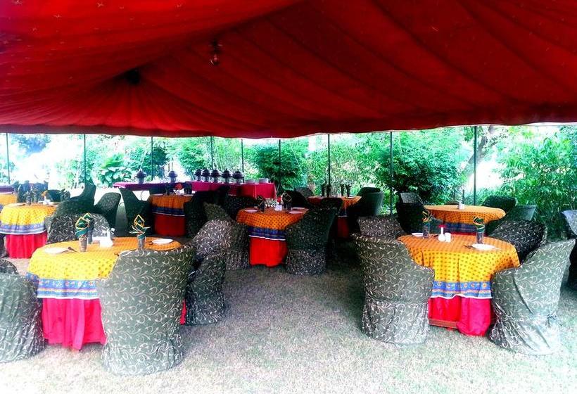 Ummaid Bagh Resort 8