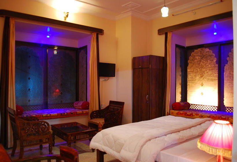 Hotel Pratapgarh Haveli 16