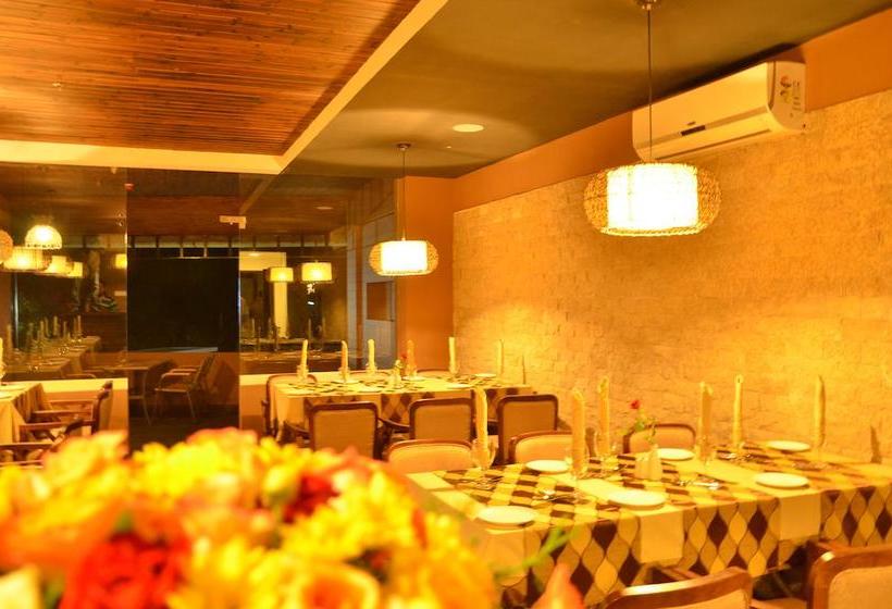 Hotel Spice Grove 11